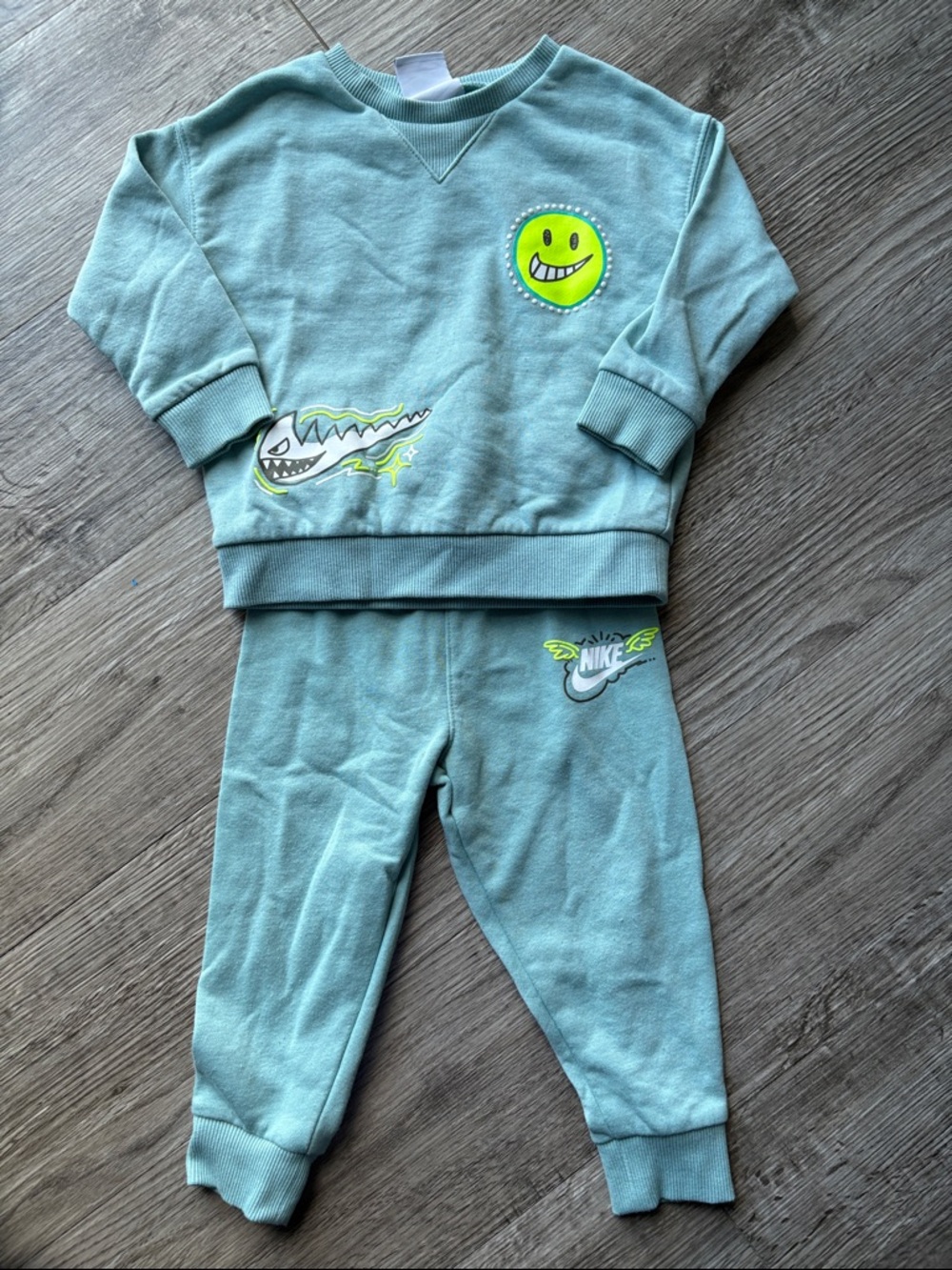Nike Mint Green Kids Sweat Set with Neon Yellow Smile Graphic